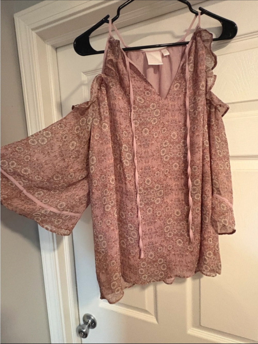 LC Lauren Conrad Dusty Pink Floral Cold-Shoulder Blouse